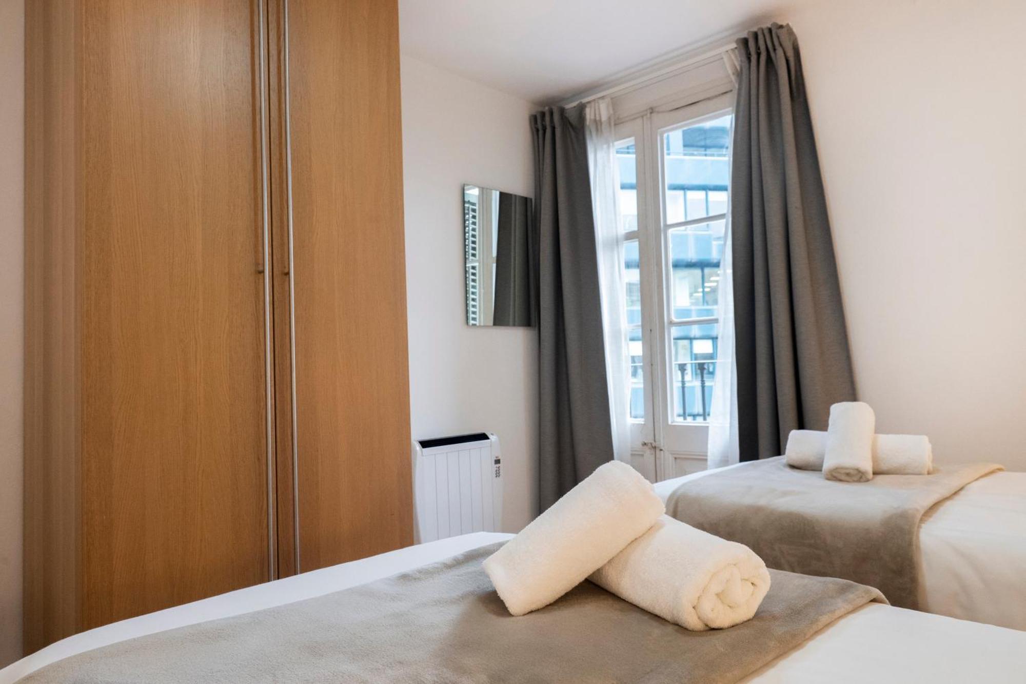 Be Barcelona Plaza Catalunya Apartment Exterior photo